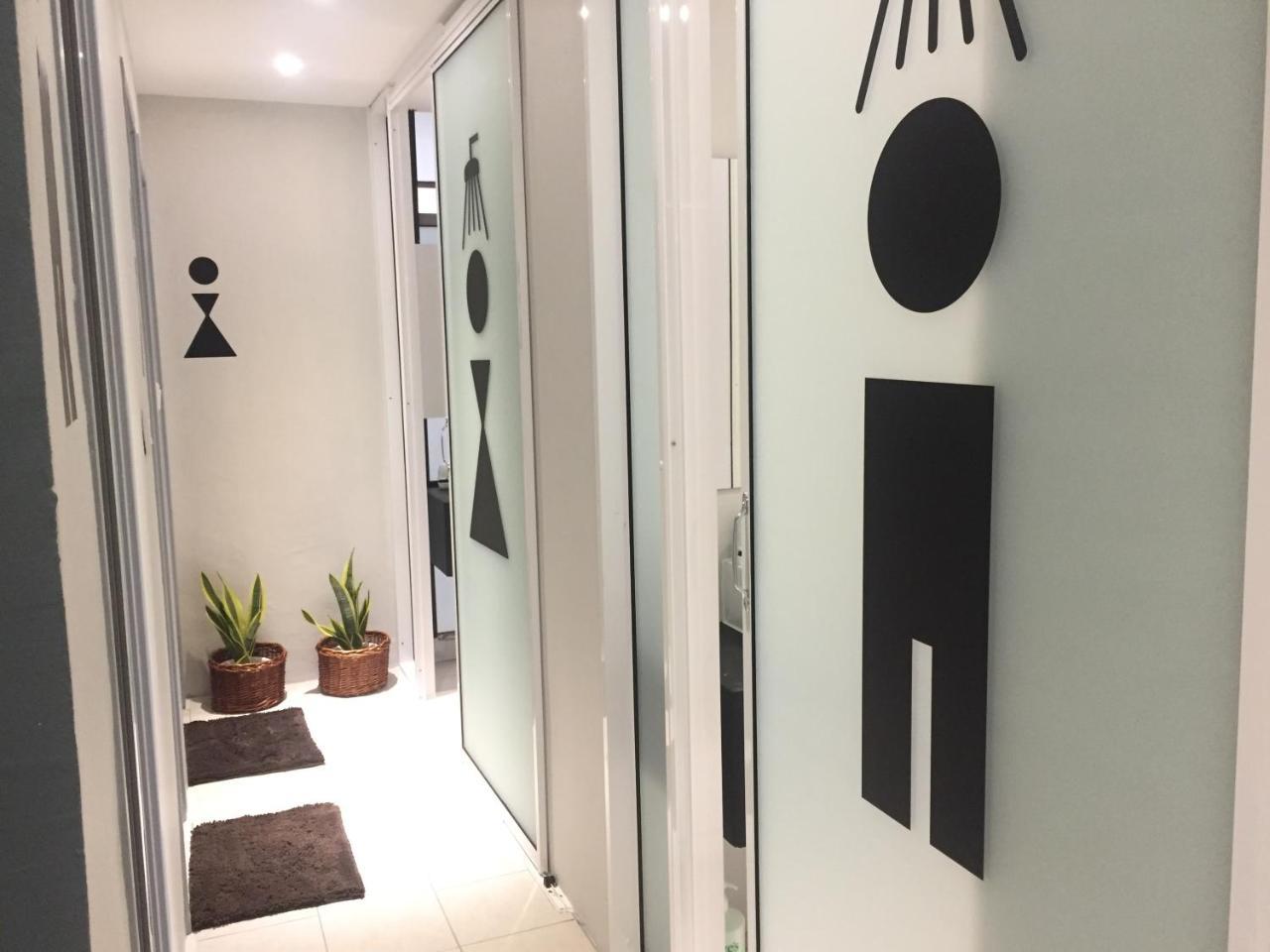 Vibrant Hostel Кота-Кинабалу Экстерьер фото