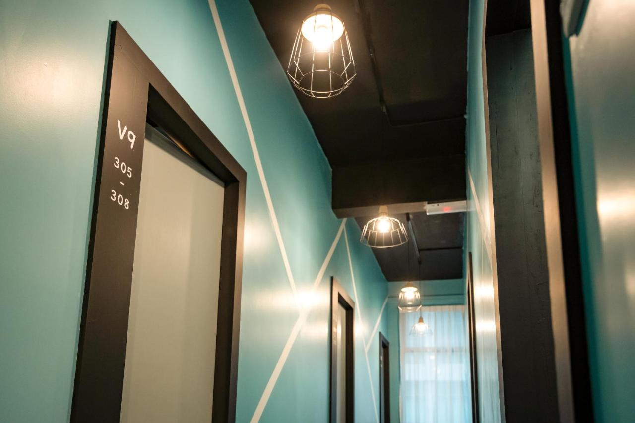 Vibrant Hostel Кота-Кинабалу Экстерьер фото
