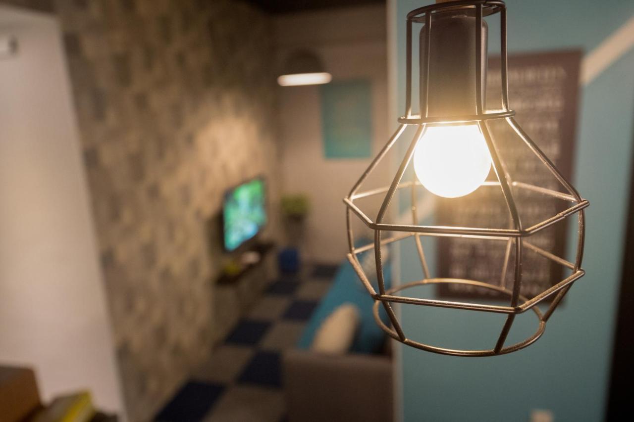 Vibrant Hostel Кота-Кинабалу Экстерьер фото