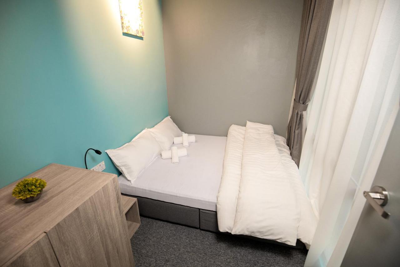 Vibrant Hostel Кота-Кинабалу Экстерьер фото