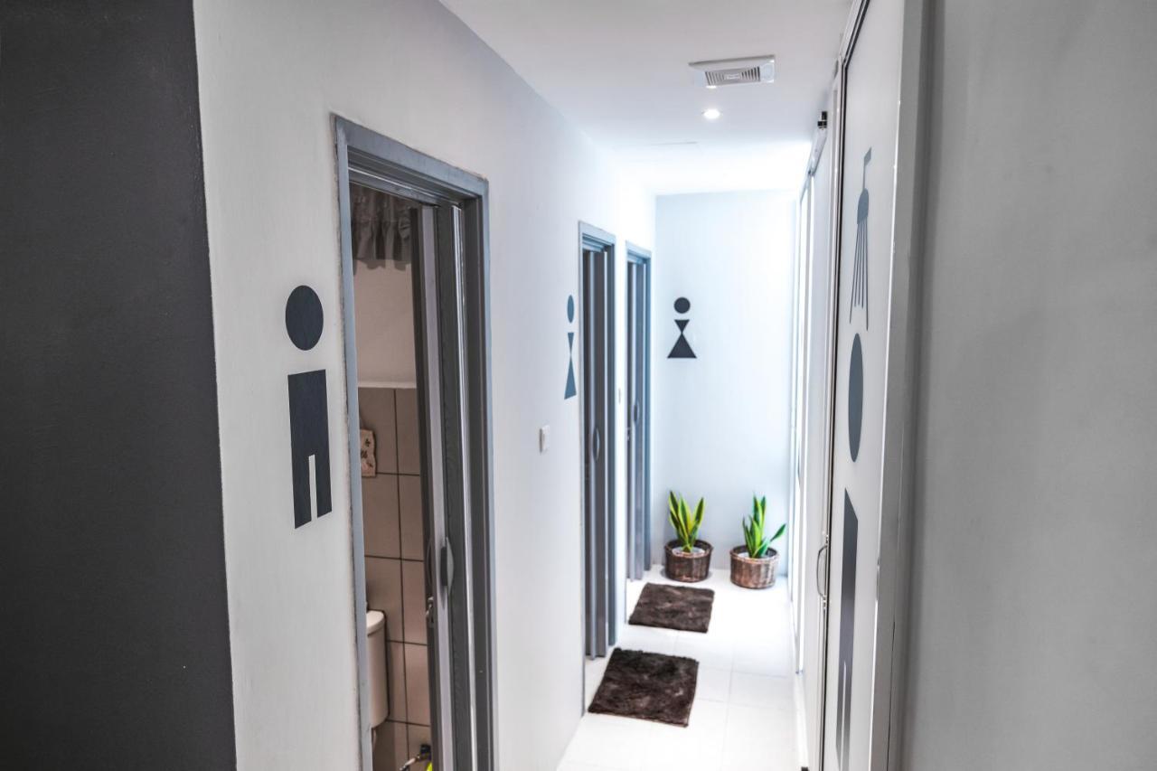 Vibrant Hostel Кота-Кинабалу Экстерьер фото