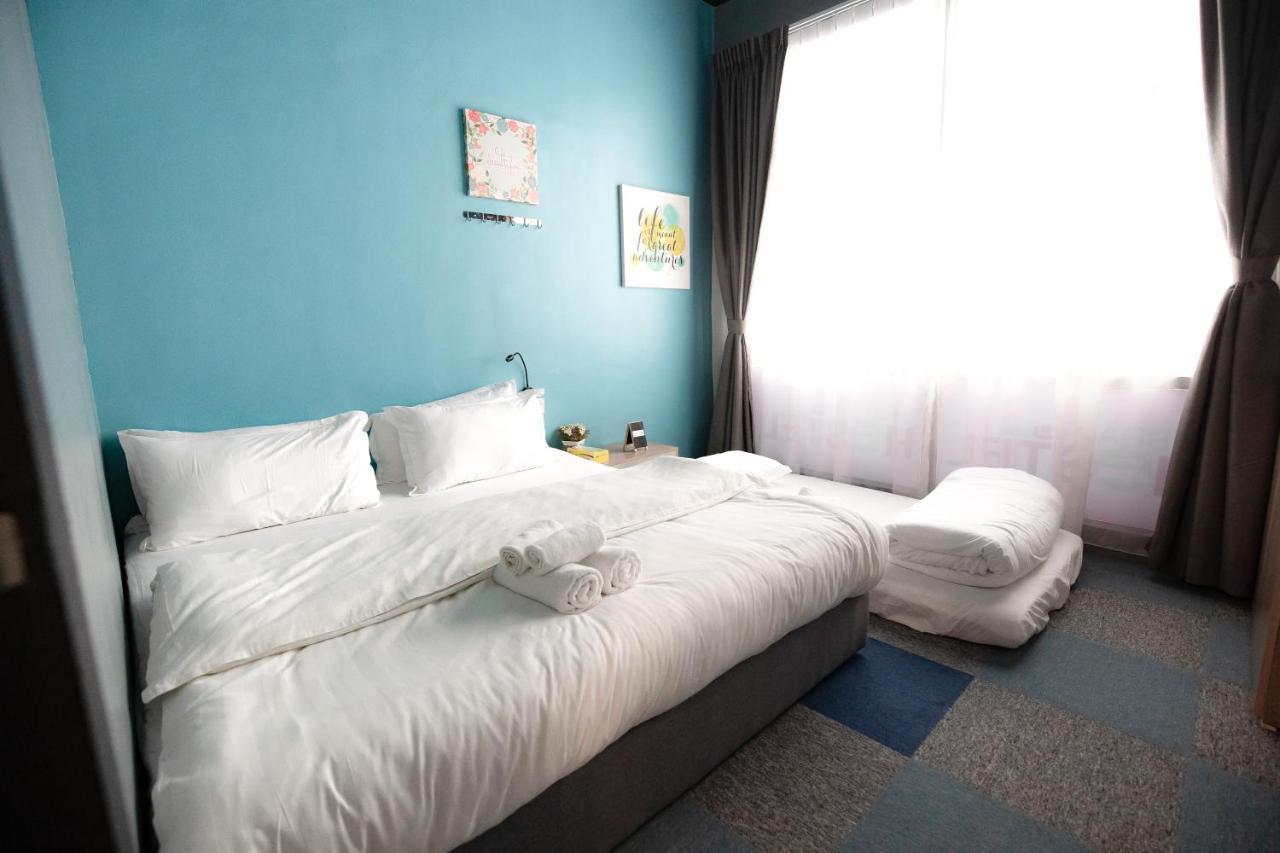 Vibrant Hostel Кота-Кинабалу Экстерьер фото