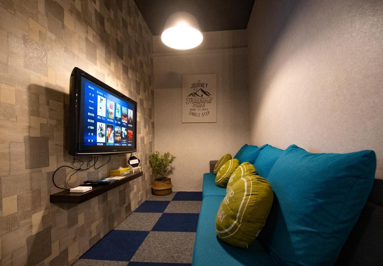 Vibrant Hostel Кота-Кинабалу Экстерьер фото